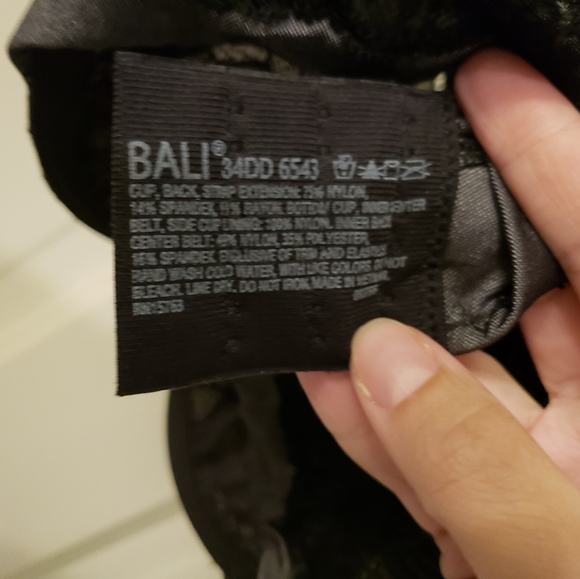 Bali® Lace Desire® Full-Figure Underwire Bra 6543 - Picture 7 of 8